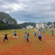 brincadeiras00016988204f-a3aa-4d0f-898f-475458a81672---Maikeli-de-Oliveira